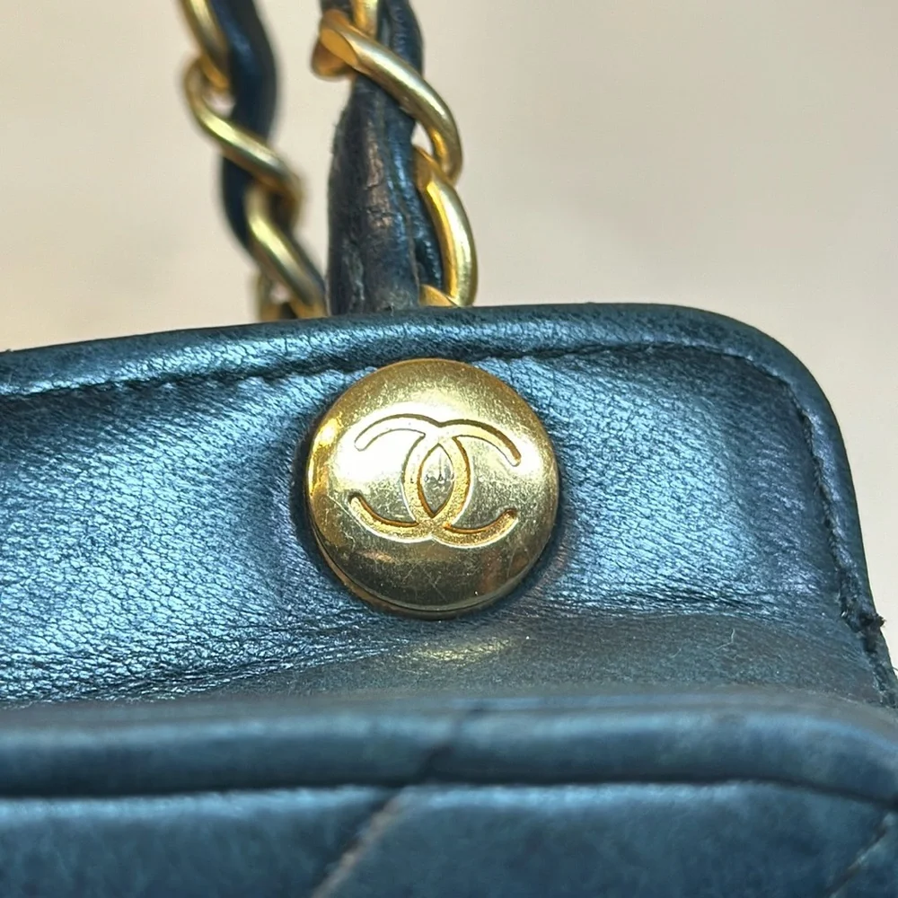 CHANEL Chevron Lambskin V Stitch Black 24K Goldplated Hardware, Serial 1 1989-91